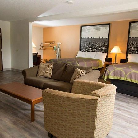 Hotel Super 8 By Wyndham Concordia Extérieur photo