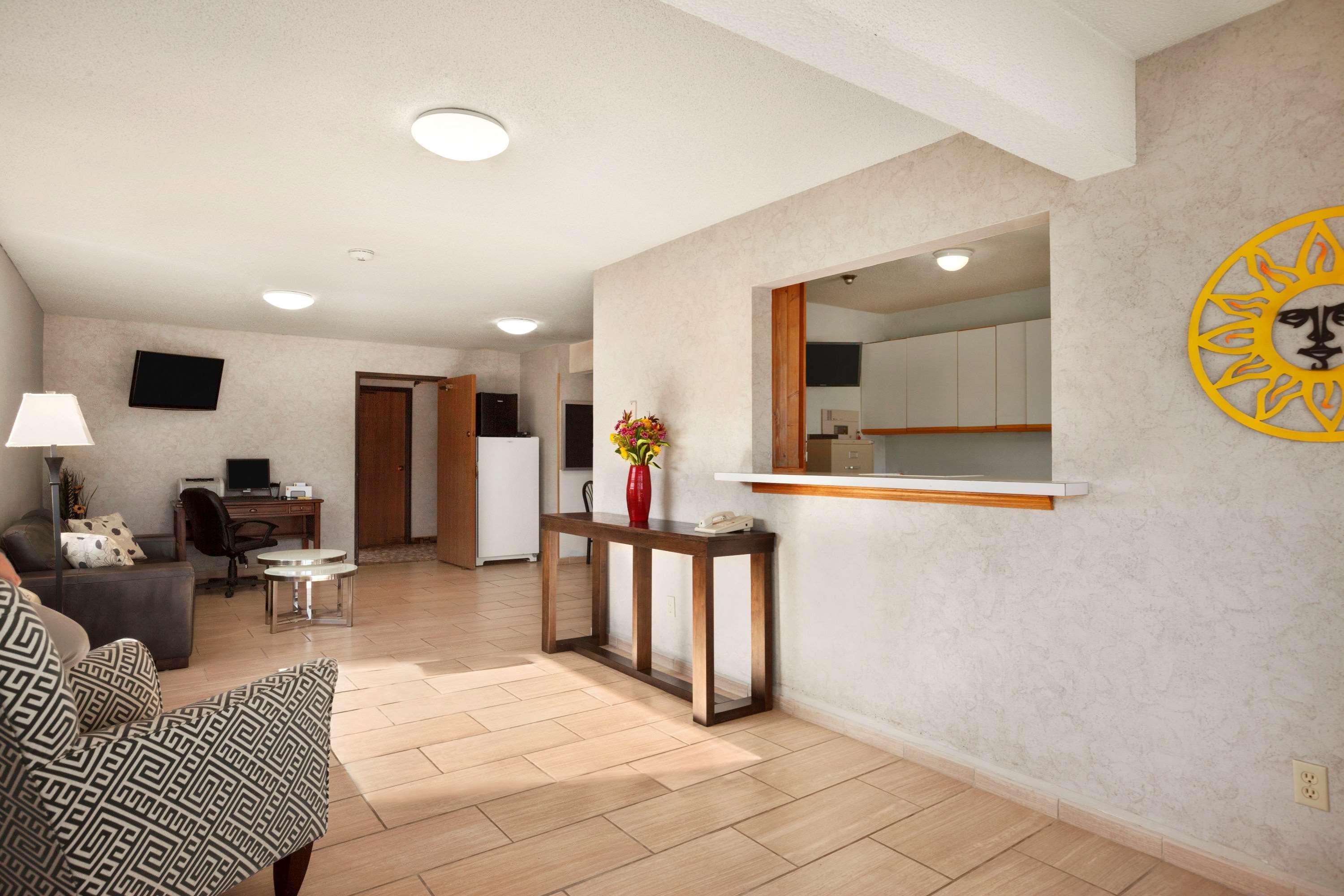 Hotel Super 8 By Wyndham Concordia Extérieur photo