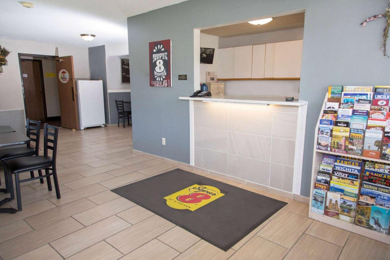 Hotel Super 8 By Wyndham Concordia Extérieur photo