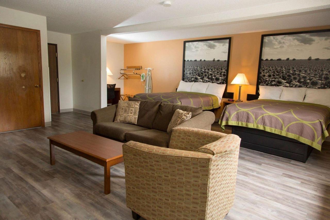 Hotel Super 8 By Wyndham Concordia Extérieur photo