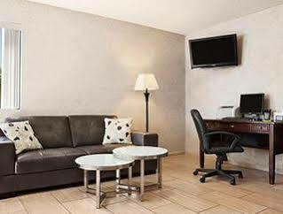 Hotel Super 8 By Wyndham Concordia Extérieur photo